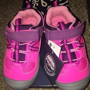 Oshkosh slip on tennis shoe